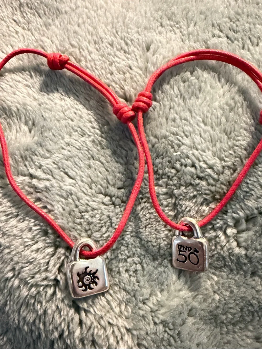 UNO de 50 Matching Red Cord Padlock Charm Bracelets - Set of 2 Couple / Friends